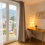 Four Seasons Getaway Apartment